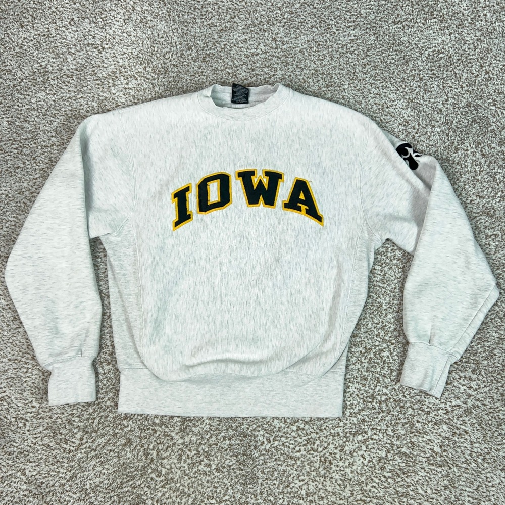 Iowa Hawkeyes Sweatshirt Mens Small Gray Crewneck College NCAA Logo Sweater